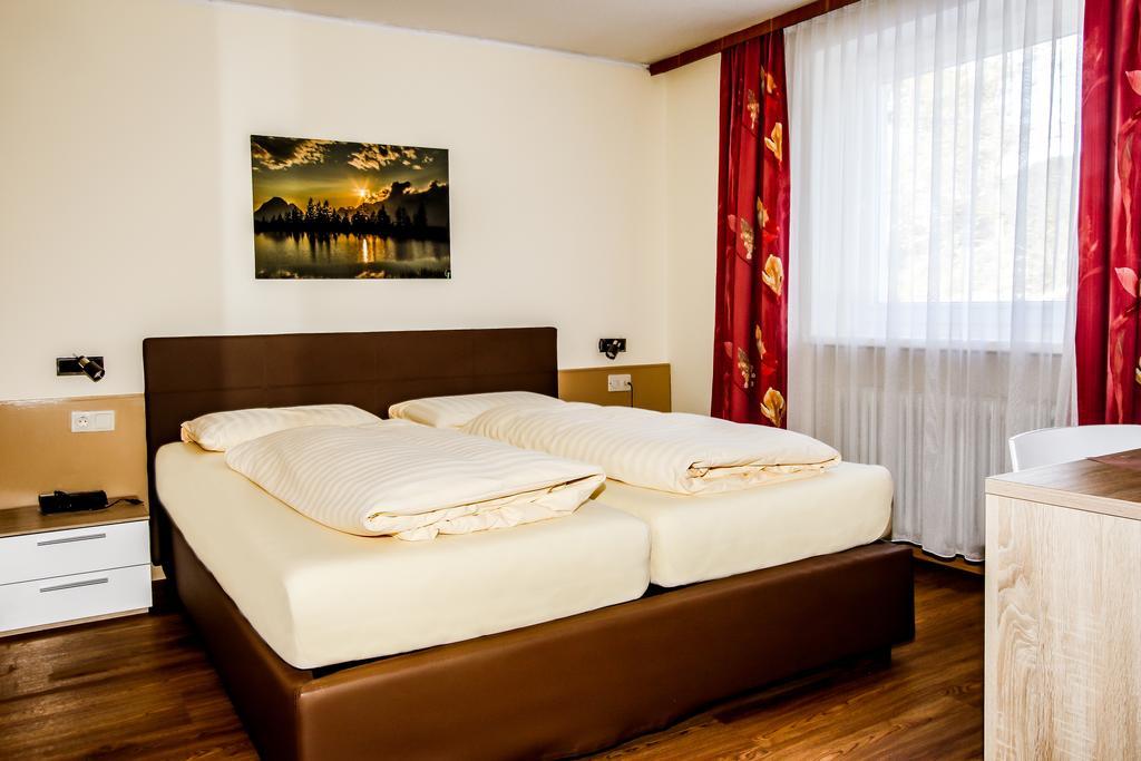 Hotel Cristallago Seefeld in Tirol Room photo